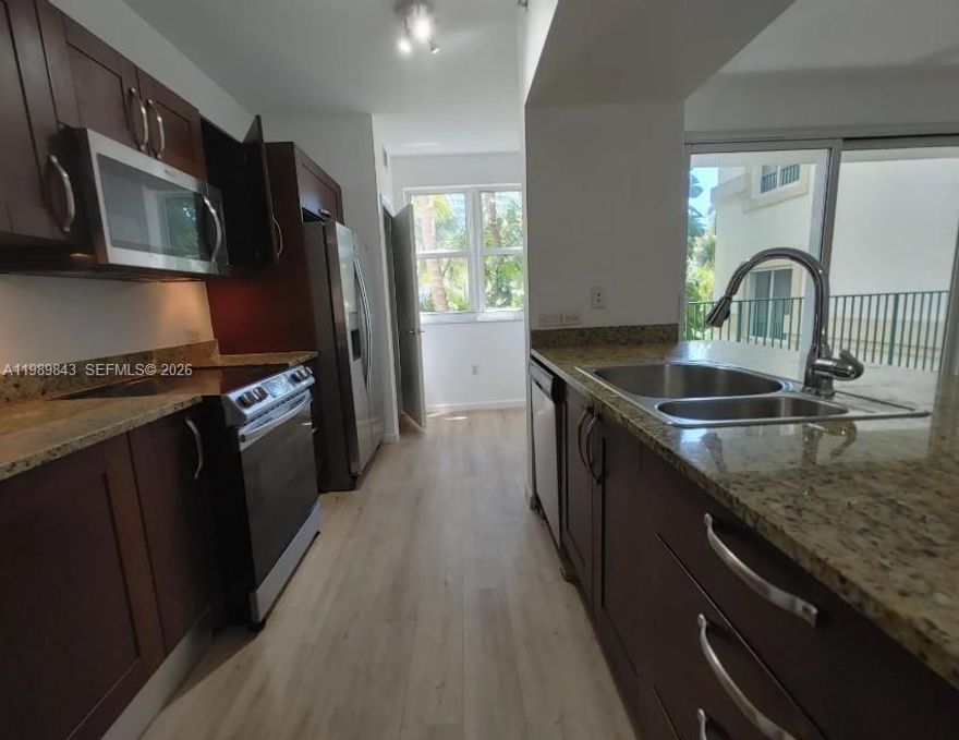 AMAZING 1-BED / 1 FULL BATH APARTMENT LOCATED AT THE VERY HEART OF AVENTURA, WITHIN WALKING DISTANCE OF AVENTURA MALL, AVENTURA GOLF
COURSE, JW MARRIOTT'S WATER PARK, WORLD-CLASS ENTERTAINMENT, PROFESSIONAL OFFICES, BANKING & SHOPPING, GREAT PUBLIC PARKS AND MUCH
MORE!!! VERY SOUGHT-AFTER BLUE-RIBBON SCHOOL DISTRICT. PANTRY, WOOD CABINETS, GRANITE COUNTER, SPACIOUS FLOORPLAN, CONDO OFFERING ALL
AMENITIES INCLUDING: SWIMMING POOL, BBQ & PICNIC AREAS OVERLOOKING WITH BREATH-TAKING VIEWS FROM TERRACE, FITNESS & SPA CENTER
OVERLOOKING POOL AREA, GAME & LOUNGE FACILITIES WITH KITCHEN, SCHEDULED GUIDED ACTIVITIES IN-HOUSE, SOLARIUM WITH TOWEL SERVICE,
SECURITY & SURVEILLANCE THROUGHOUT. THIS UNIT HAS 2 ASSIGNED COVERED GARAGE SPACES AND AN EXTENSIVE STORAGE AT THE VERY SAME
APARTMENT LEVEL.