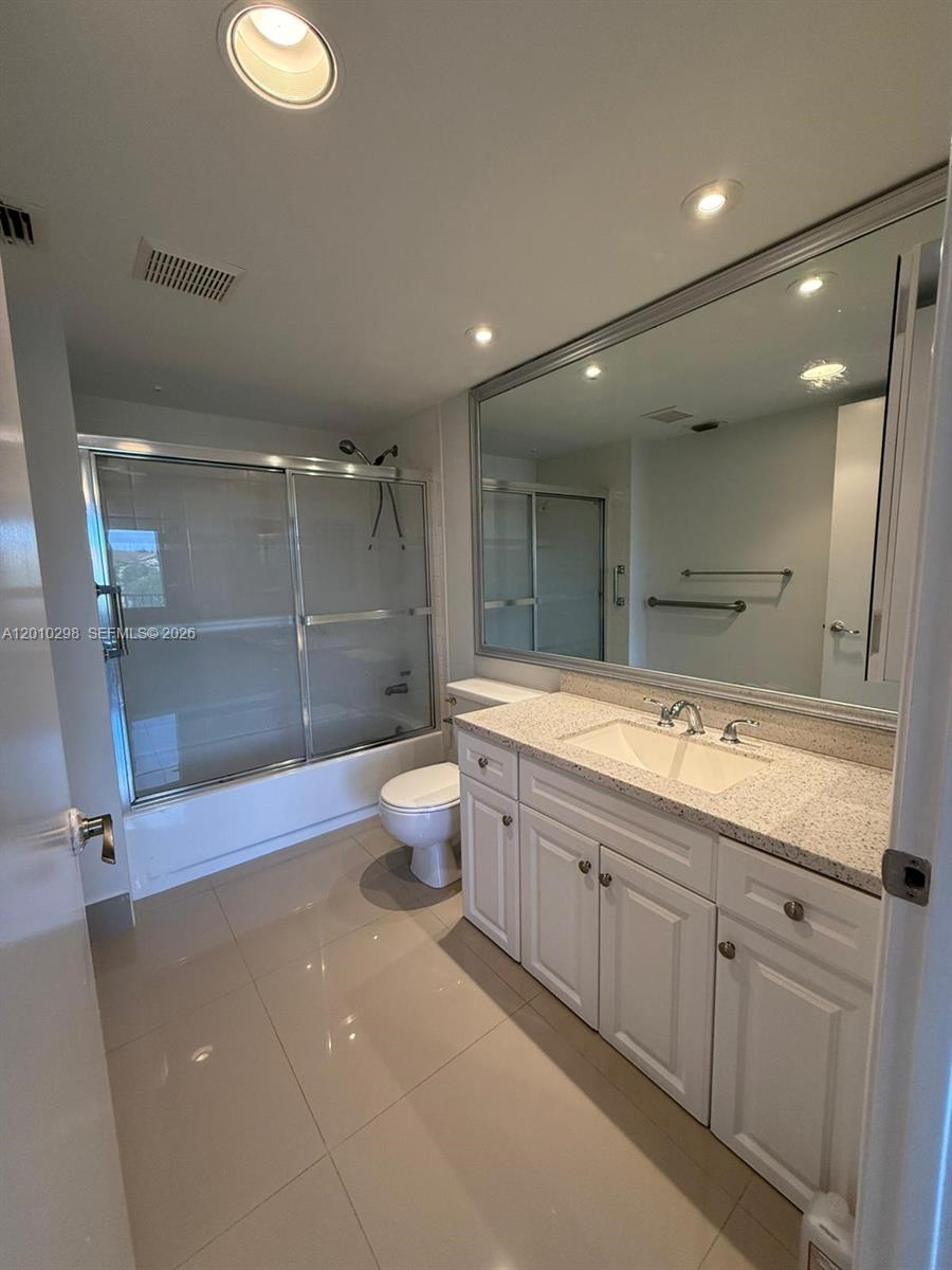 CAMBRIDGE AT CENTURY VILL - Residential