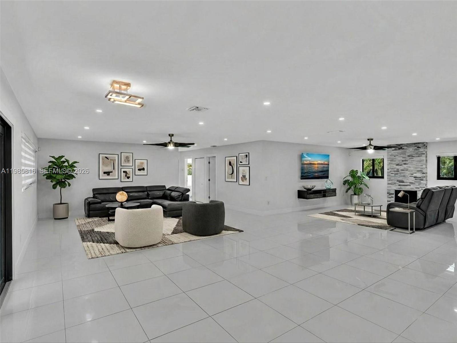 SELIGMAN RANCHES - Residential