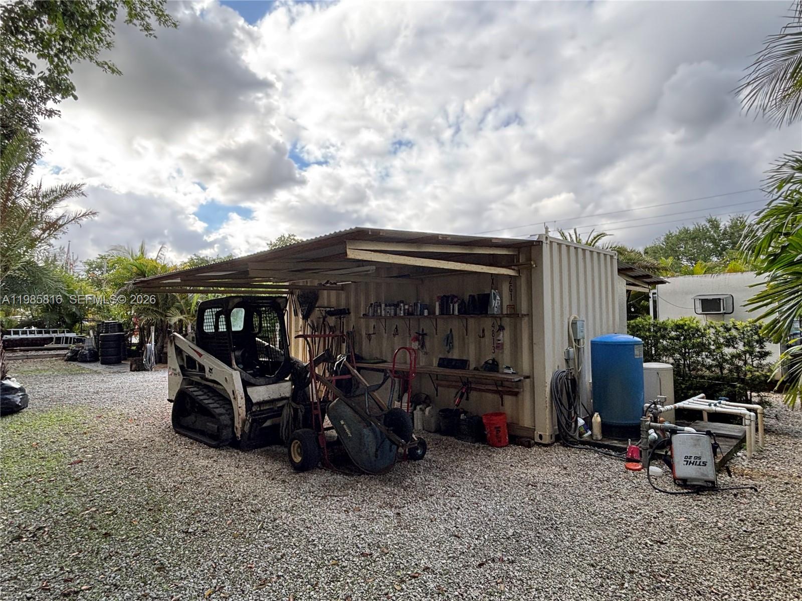 SELIGMAN RANCHES - Residential