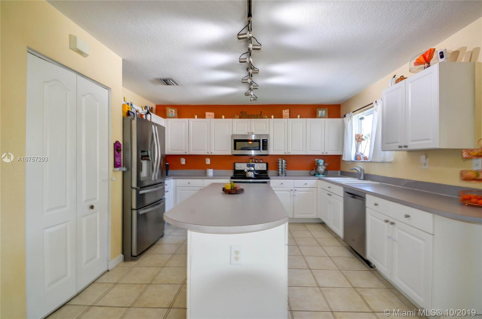 LAKES BY THE BAY SEC 14 - Residential