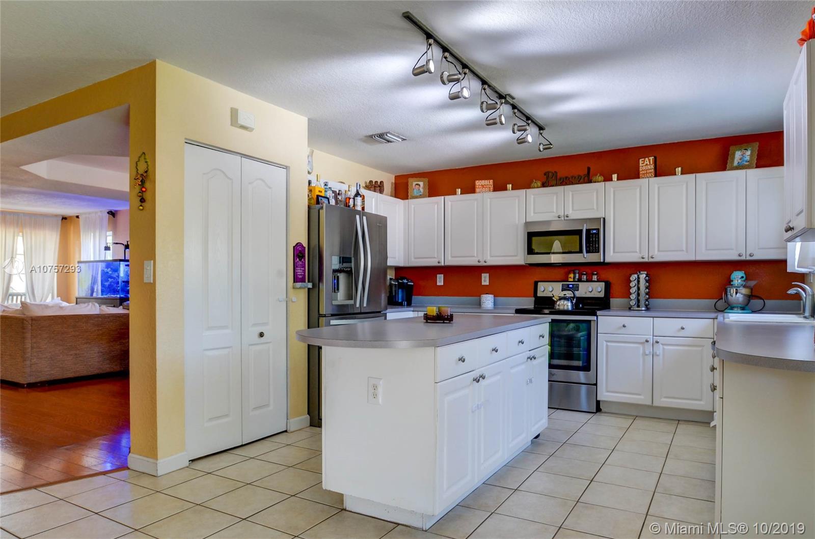 LAKES BY THE BAY SEC 14 - Residential