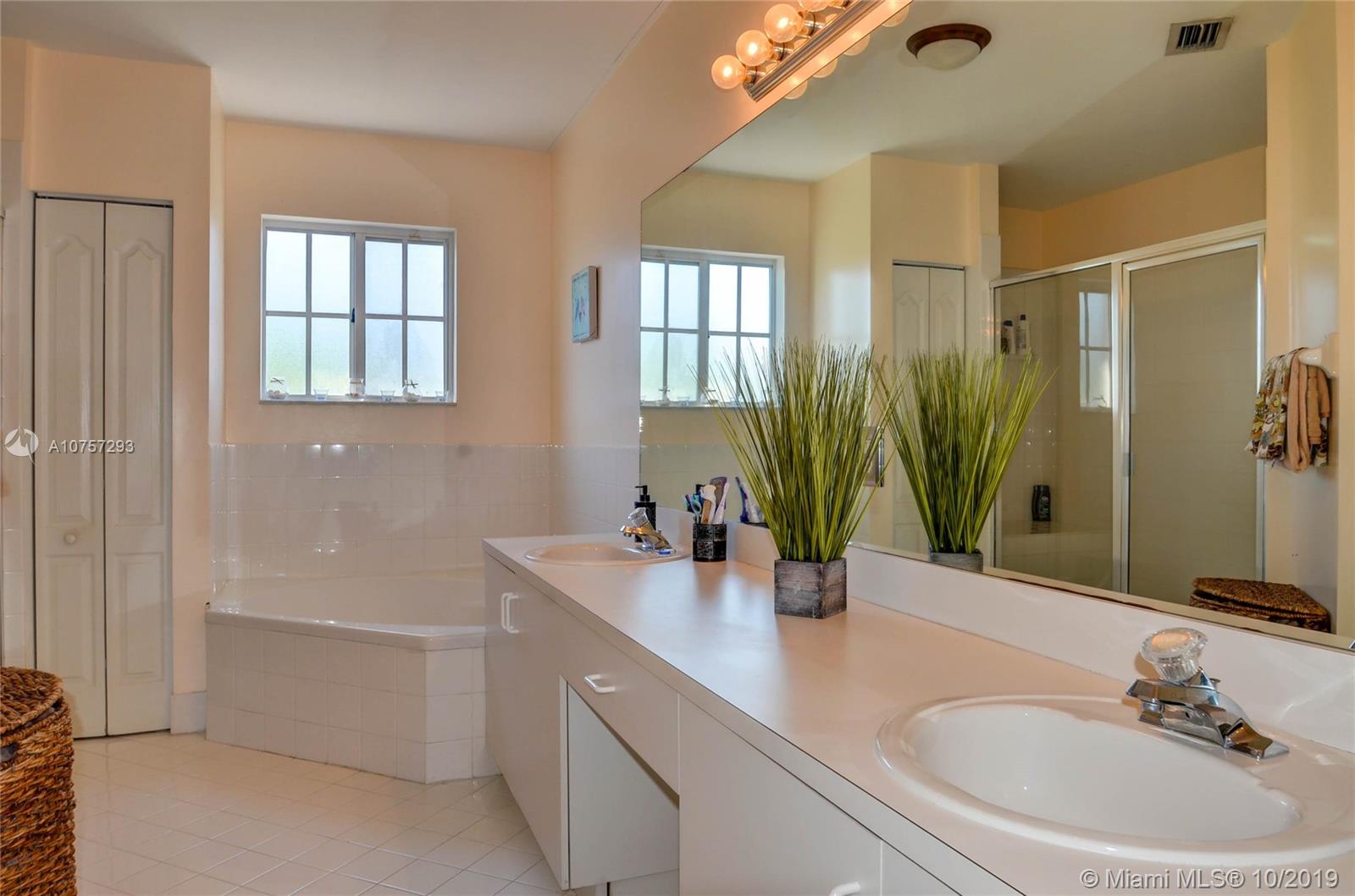 LAKES BY THE BAY SEC 14 - Residential