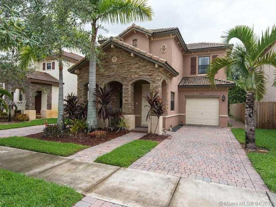 Spacious two story, 4 BD/2.5 BA, 2 car garage single family home. Beautiful floor plan with an impressive kitchen. Located in Lennar's beautiful Silver Palms community. 
Non gated community with resort style amenities and 24hr security patrol.