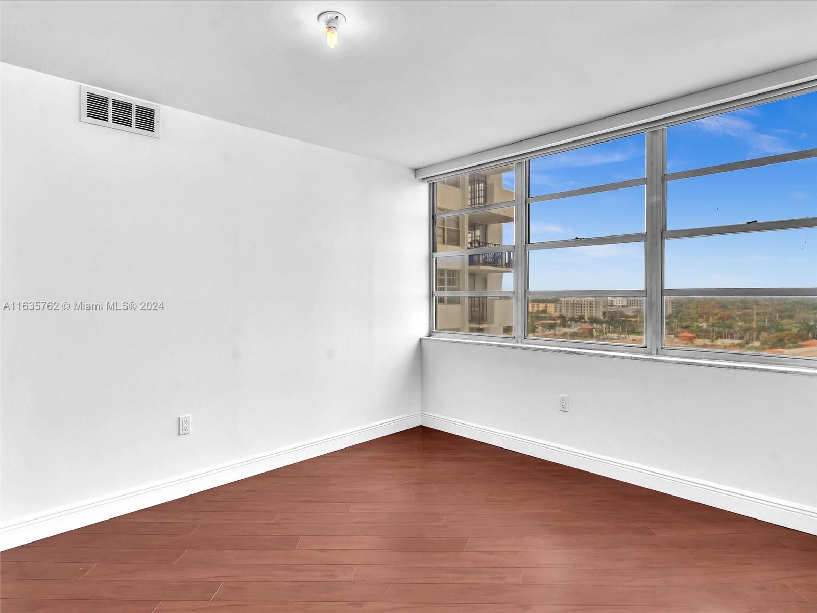 COMMODORE PLAZA CONDO - Residential
