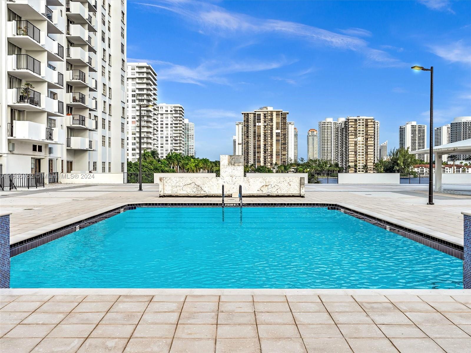 COMMODORE PLAZA CONDO - Residential