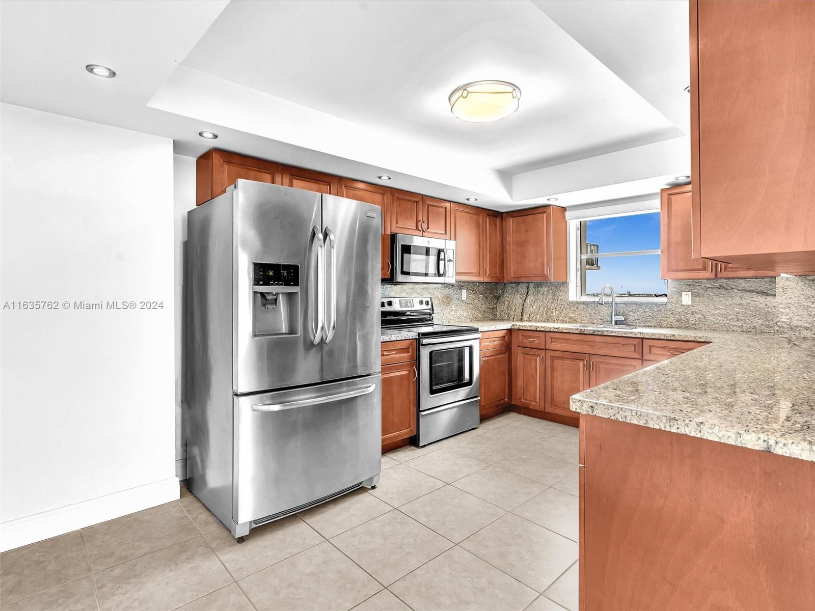 COMMODORE PLAZA CONDO - Residential