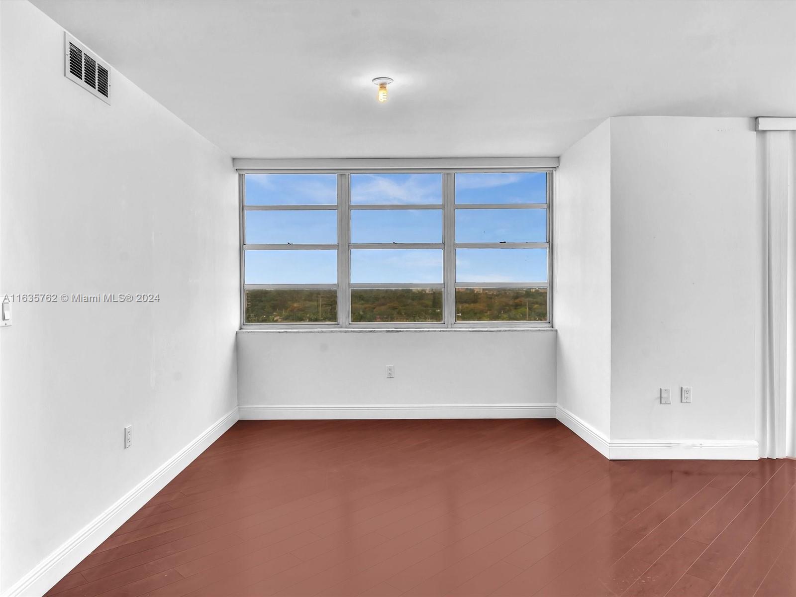 COMMODORE PLAZA CONDO - Residential