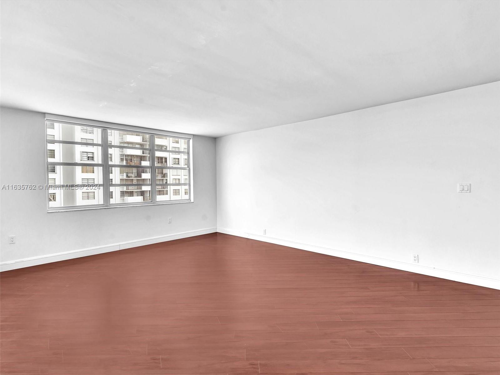 COMMODORE PLAZA CONDO - Residential