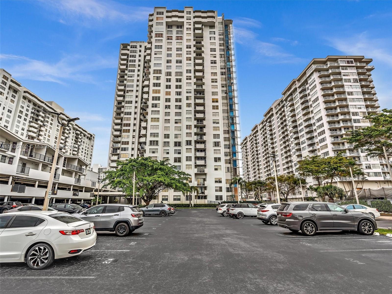 COMMODORE PLAZA CONDO - Residential