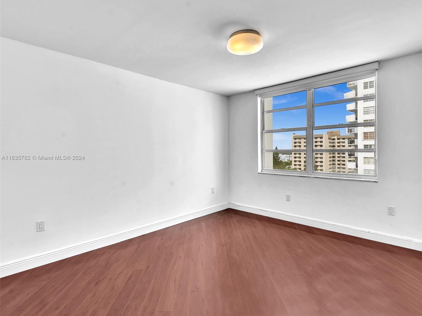 COMMODORE PLAZA CONDO - Residential