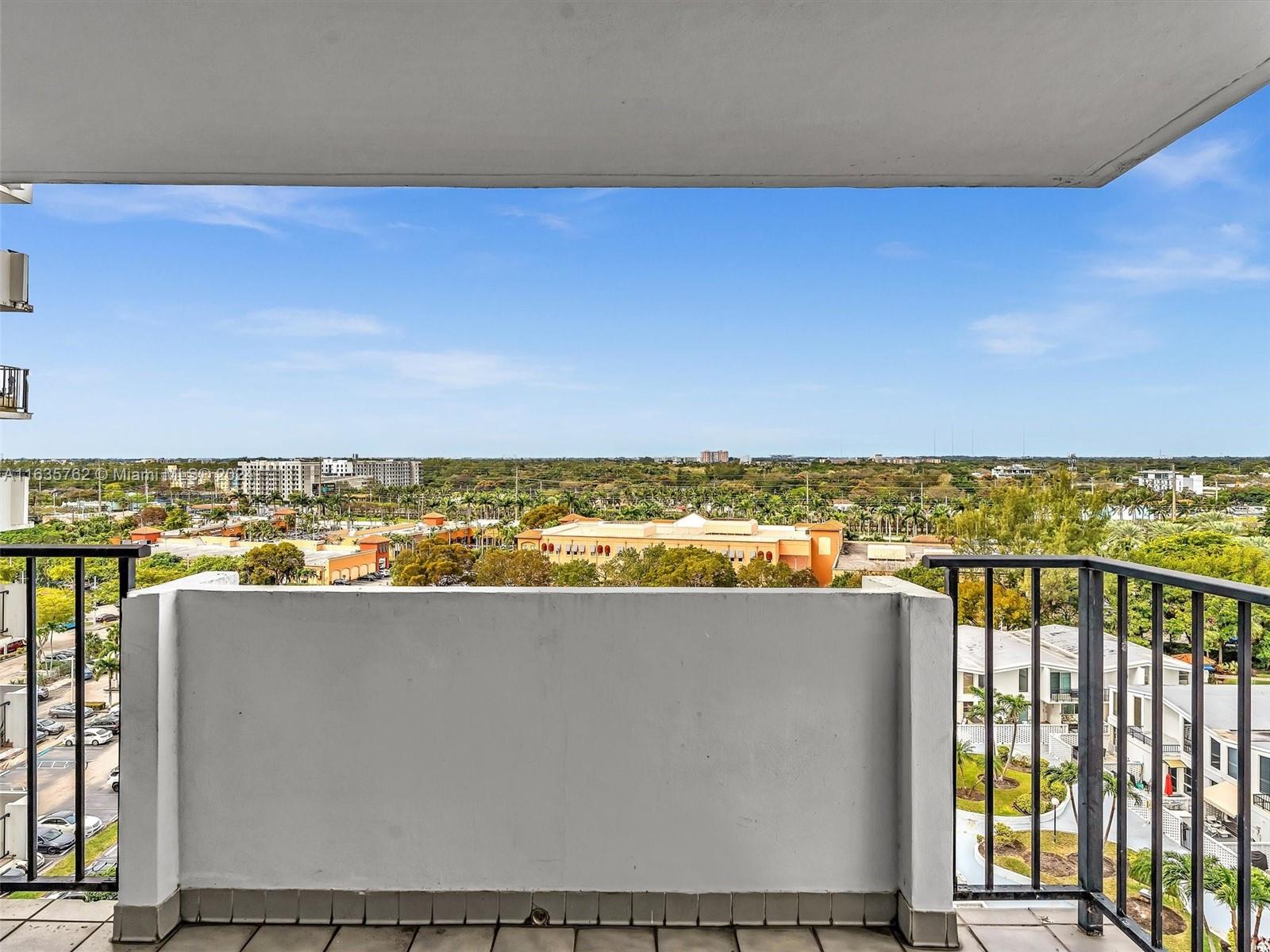 COMMODORE PLAZA CONDO - Residential