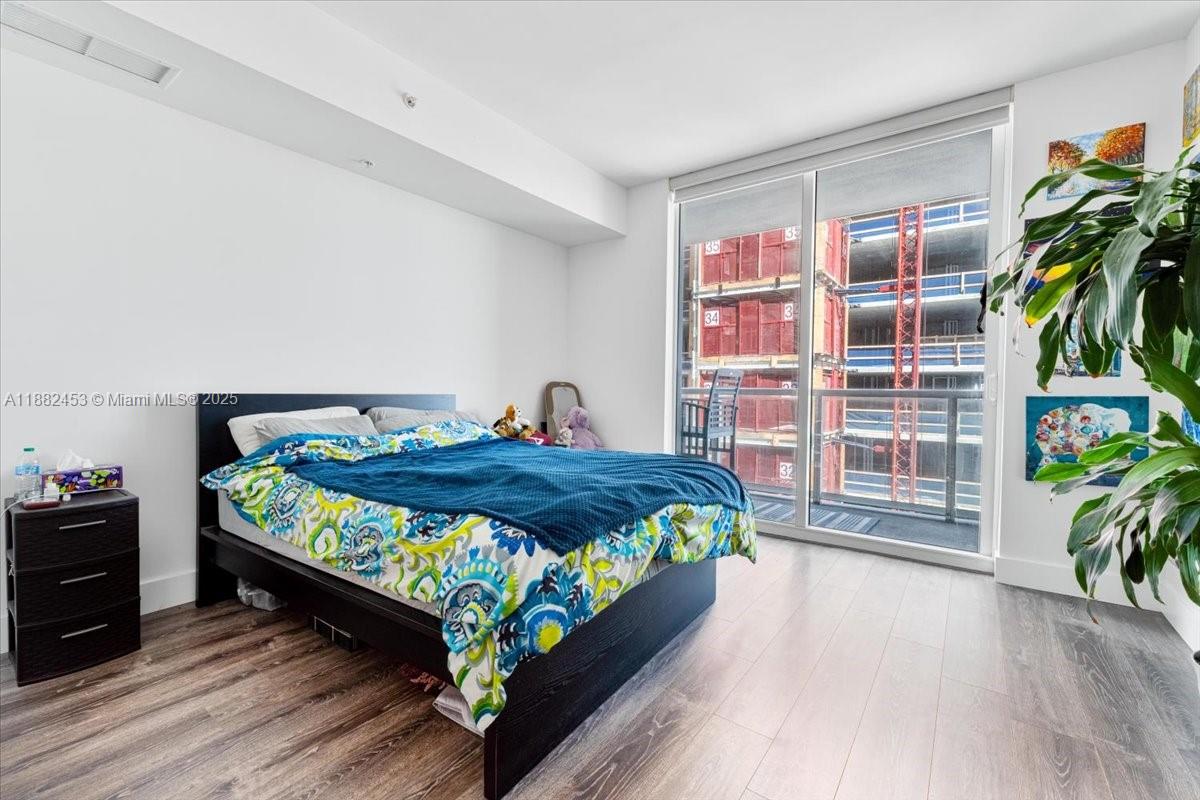 VIZCAYNE NORTH CONDO - Residential Lease