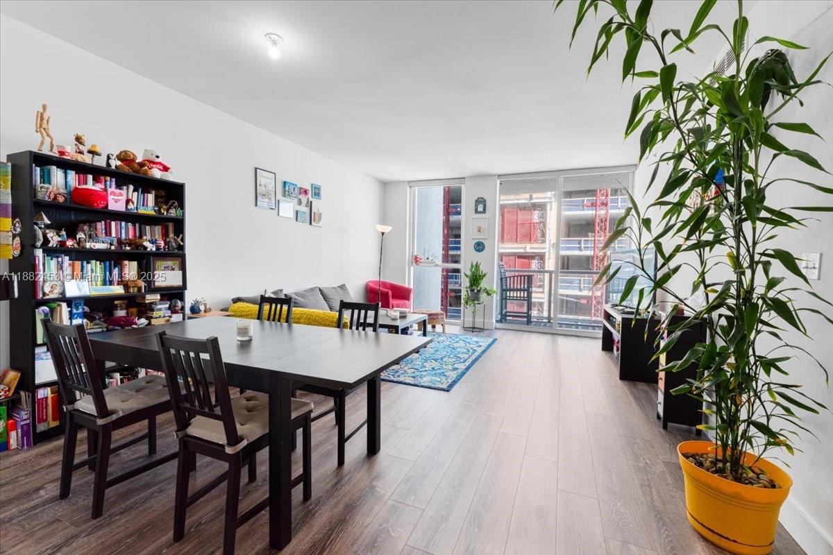 VIZCAYNE NORTH CONDO - Residential Lease