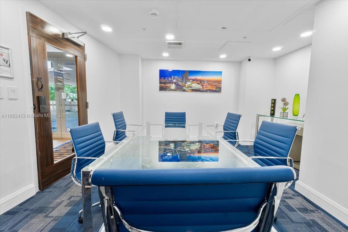 VIZCAYNE NORTH CONDO - Residential Lease
