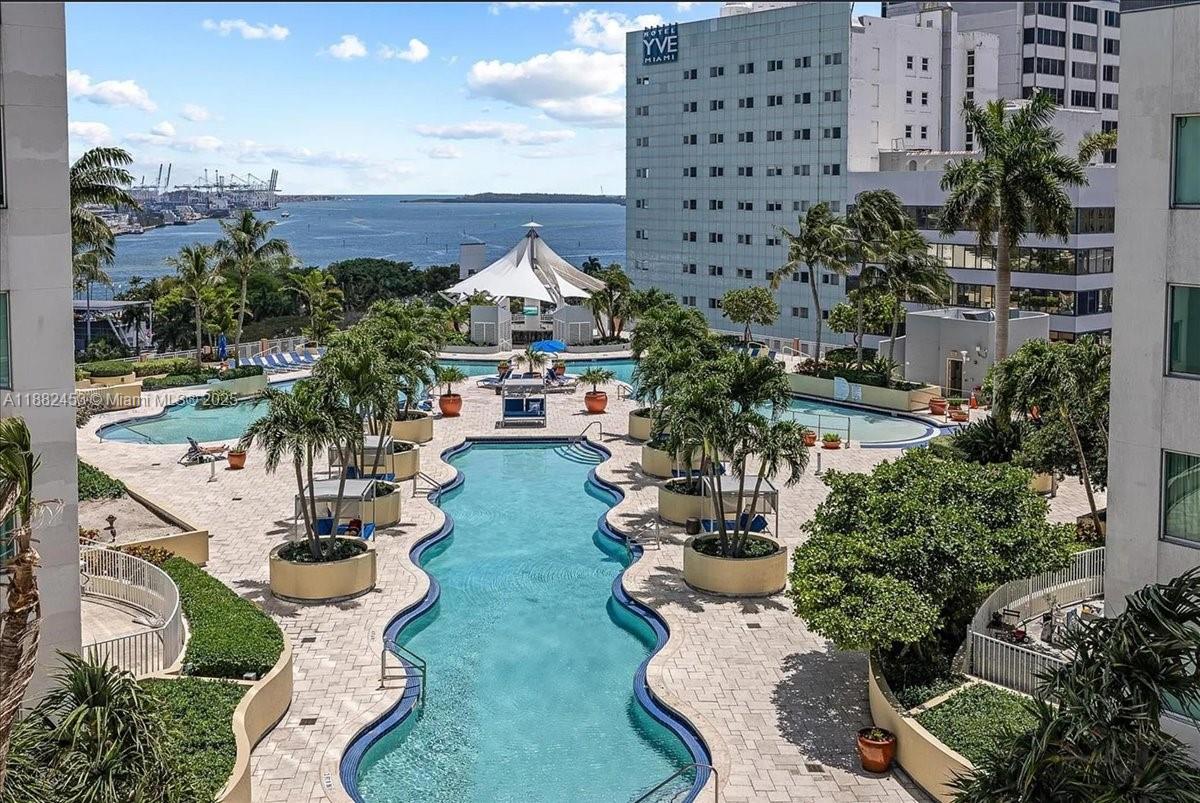 VIZCAYNE NORTH CONDO - Residential Lease