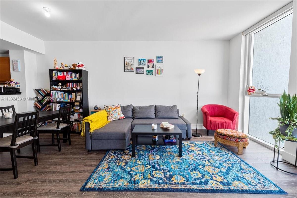 VIZCAYNE NORTH CONDO - Residential Lease