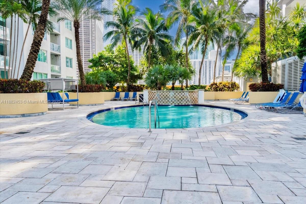 VIZCAYNE NORTH CONDO - Residential Lease