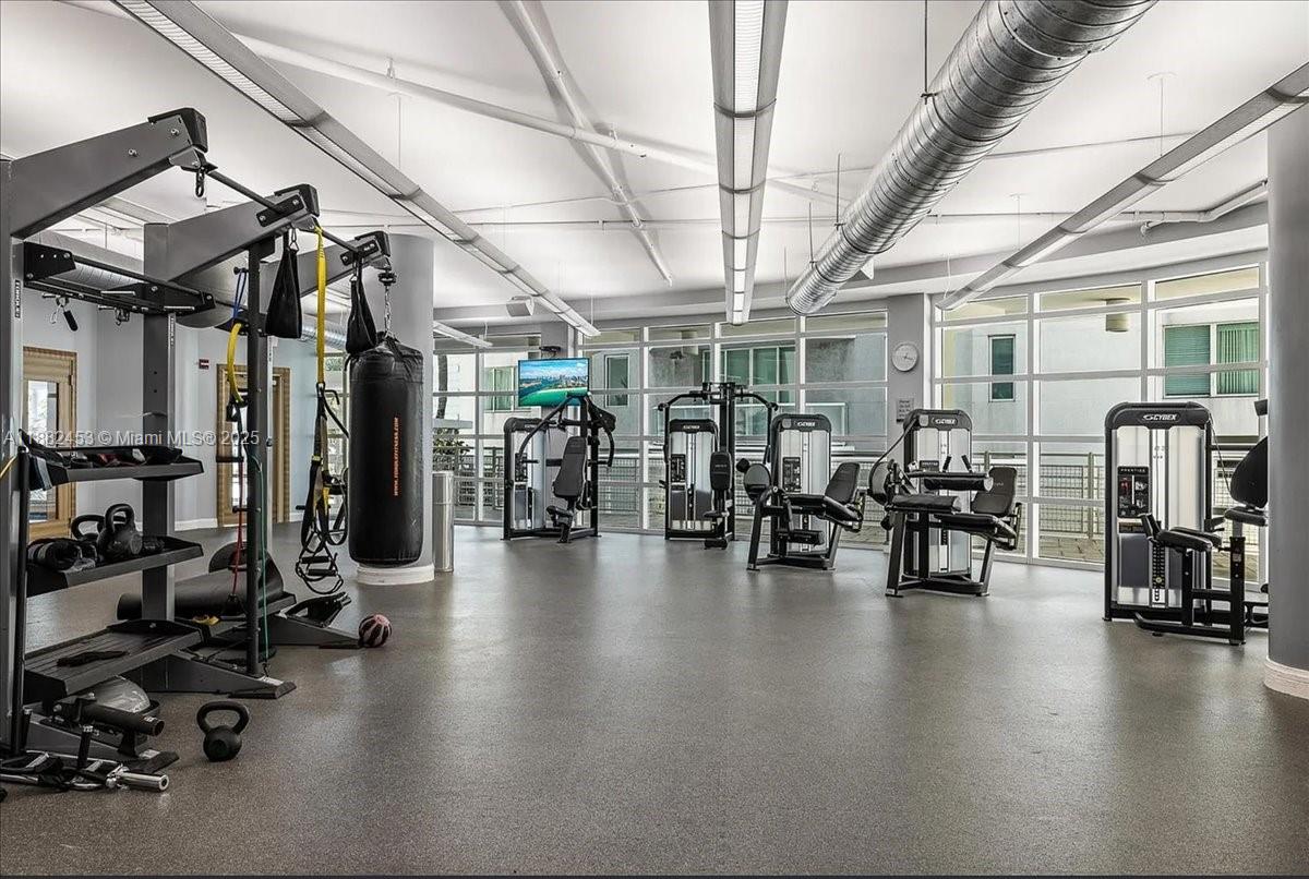 VIZCAYNE NORTH CONDO - Residential Lease