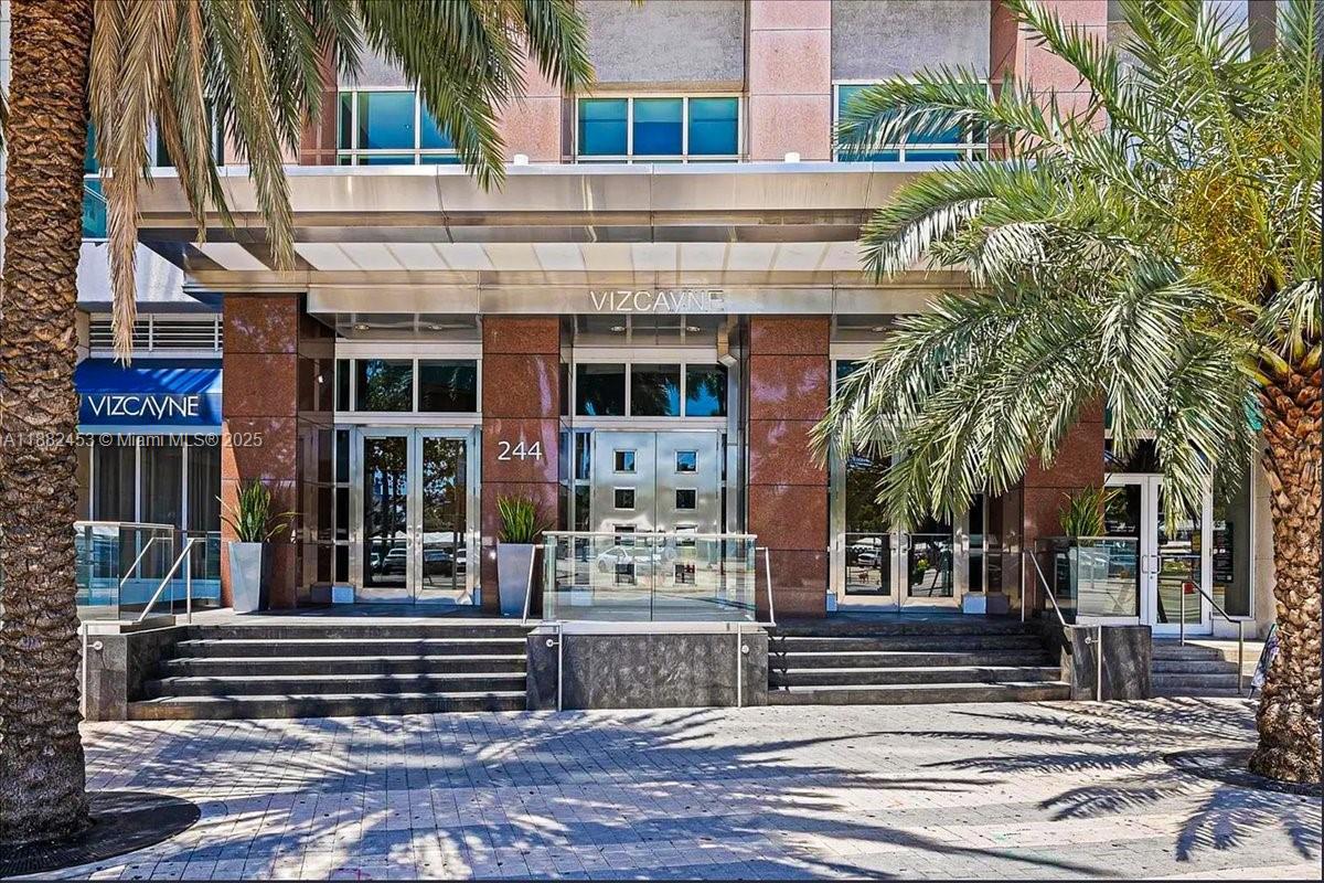 VIZCAYNE NORTH CONDO - Residential Lease