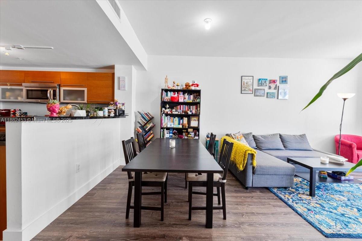 VIZCAYNE NORTH CONDO - Residential Lease
