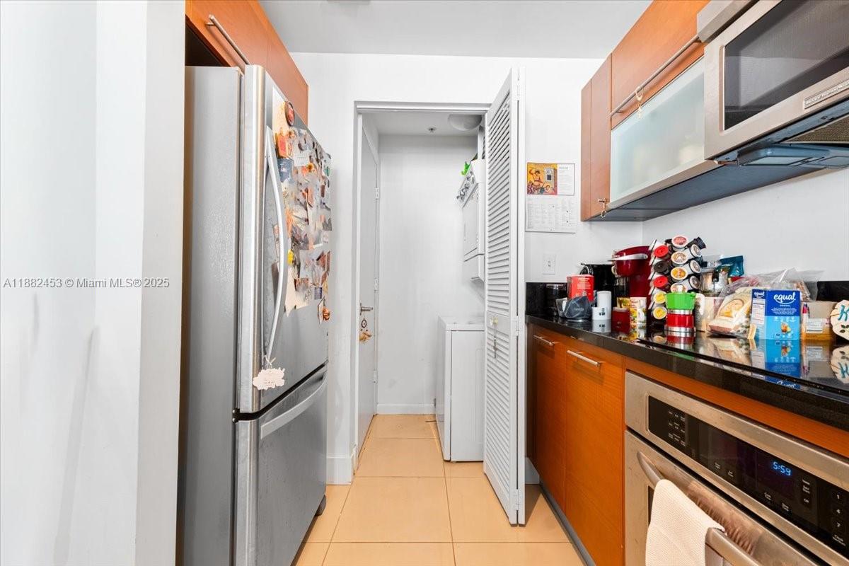 VIZCAYNE NORTH CONDO - Residential Lease