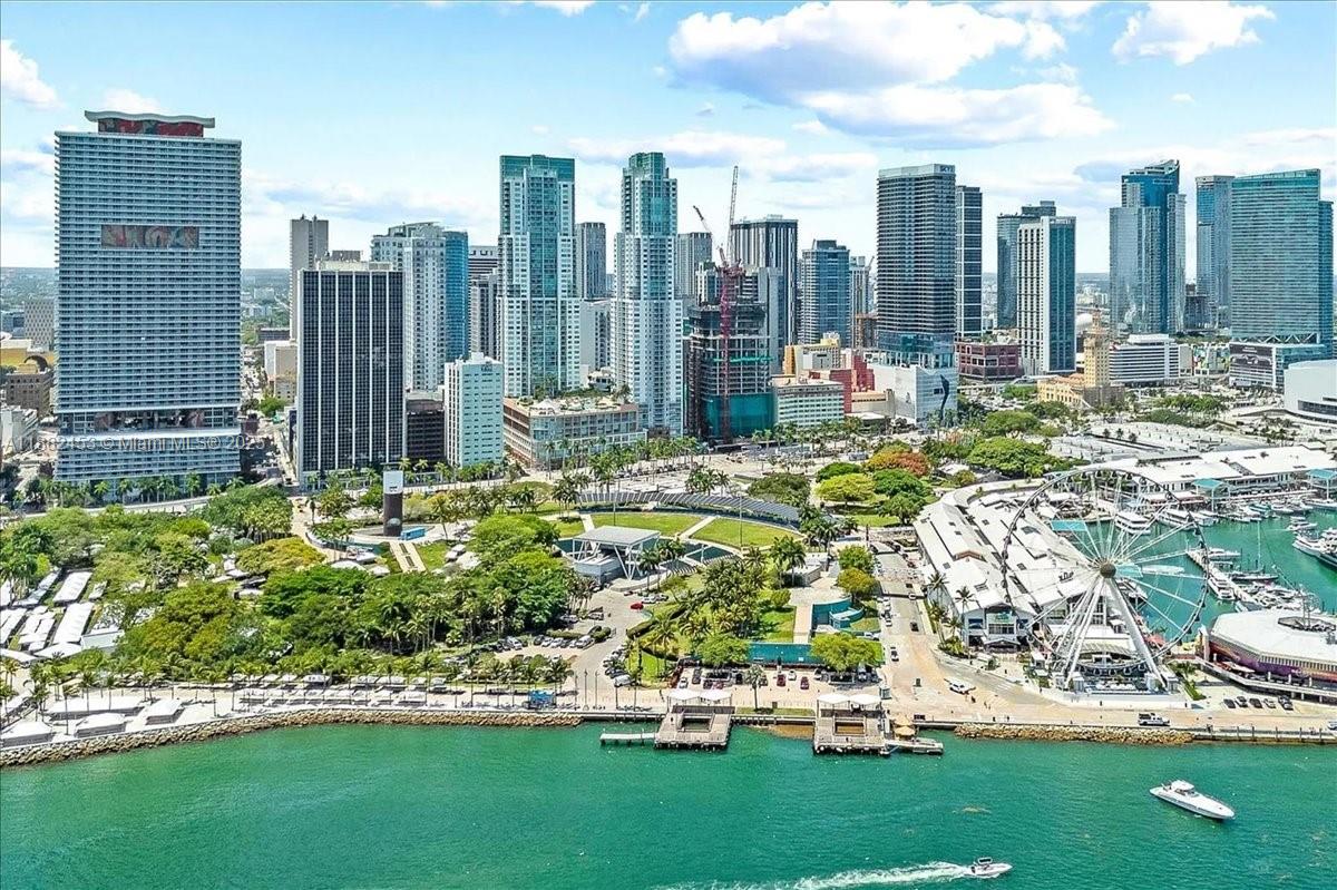 VIZCAYNE NORTH CONDO - Residential Lease