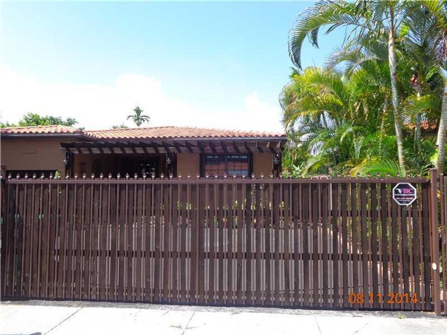 Beautiful, spacious and comfortable house, in great neighborhood. centrally located, near coral way elementary school and shenandoah middle school. minutes from the beachs and mayor expressways.