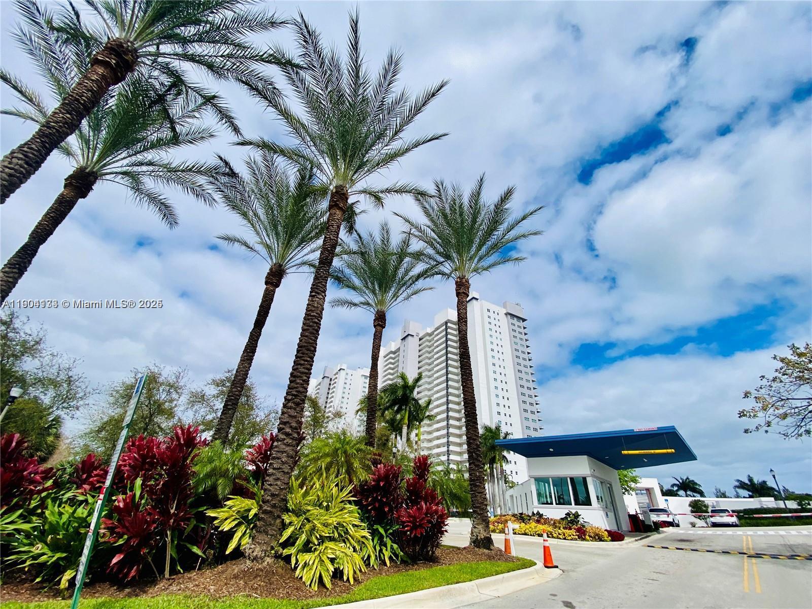 THE OAKS I CONDO - Residential Lease