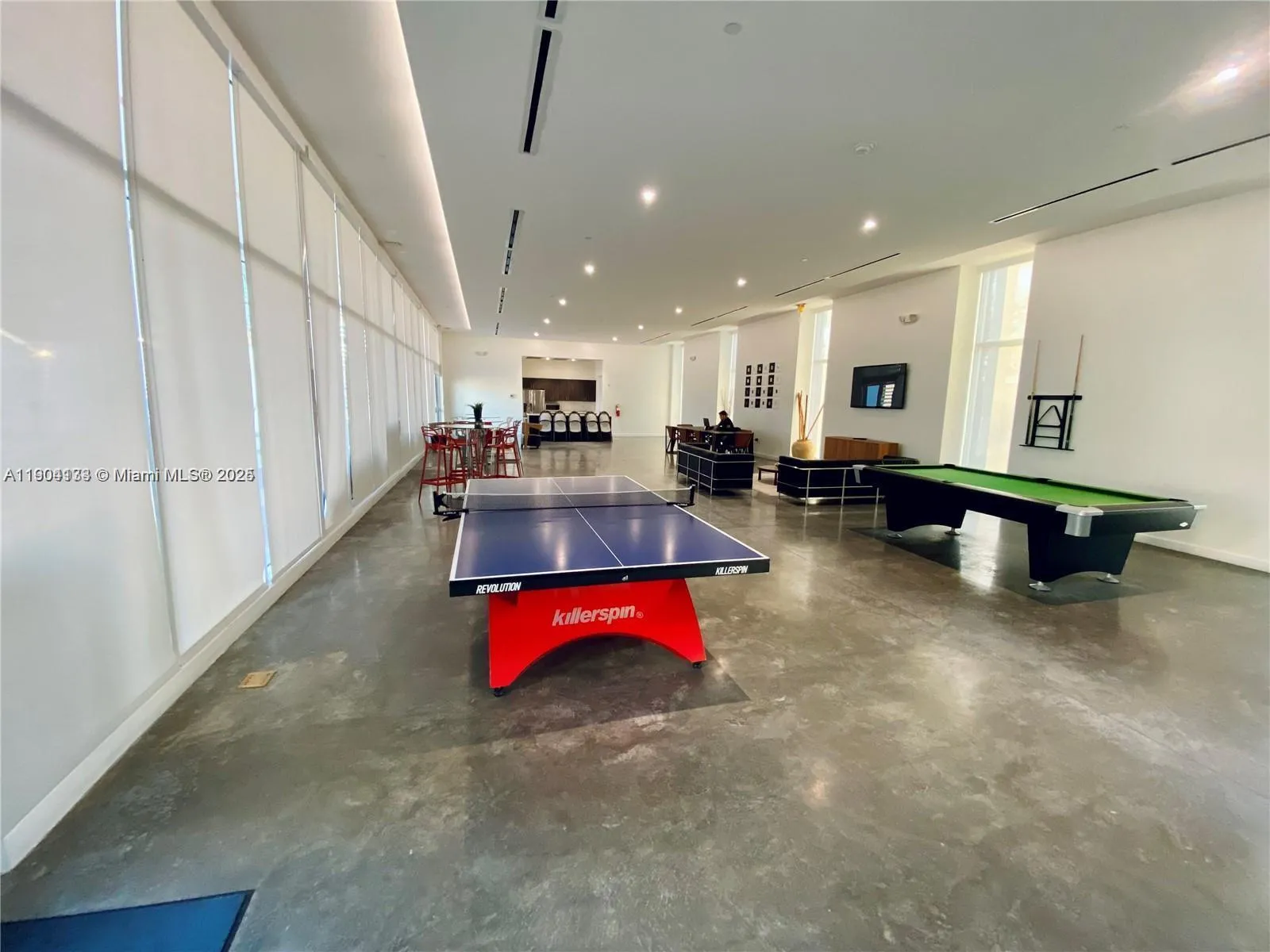 North Miami, Florida 33181, United States, 2 Bedrooms Bedrooms, ,3 BathroomsBathrooms,Residential,Active,234896