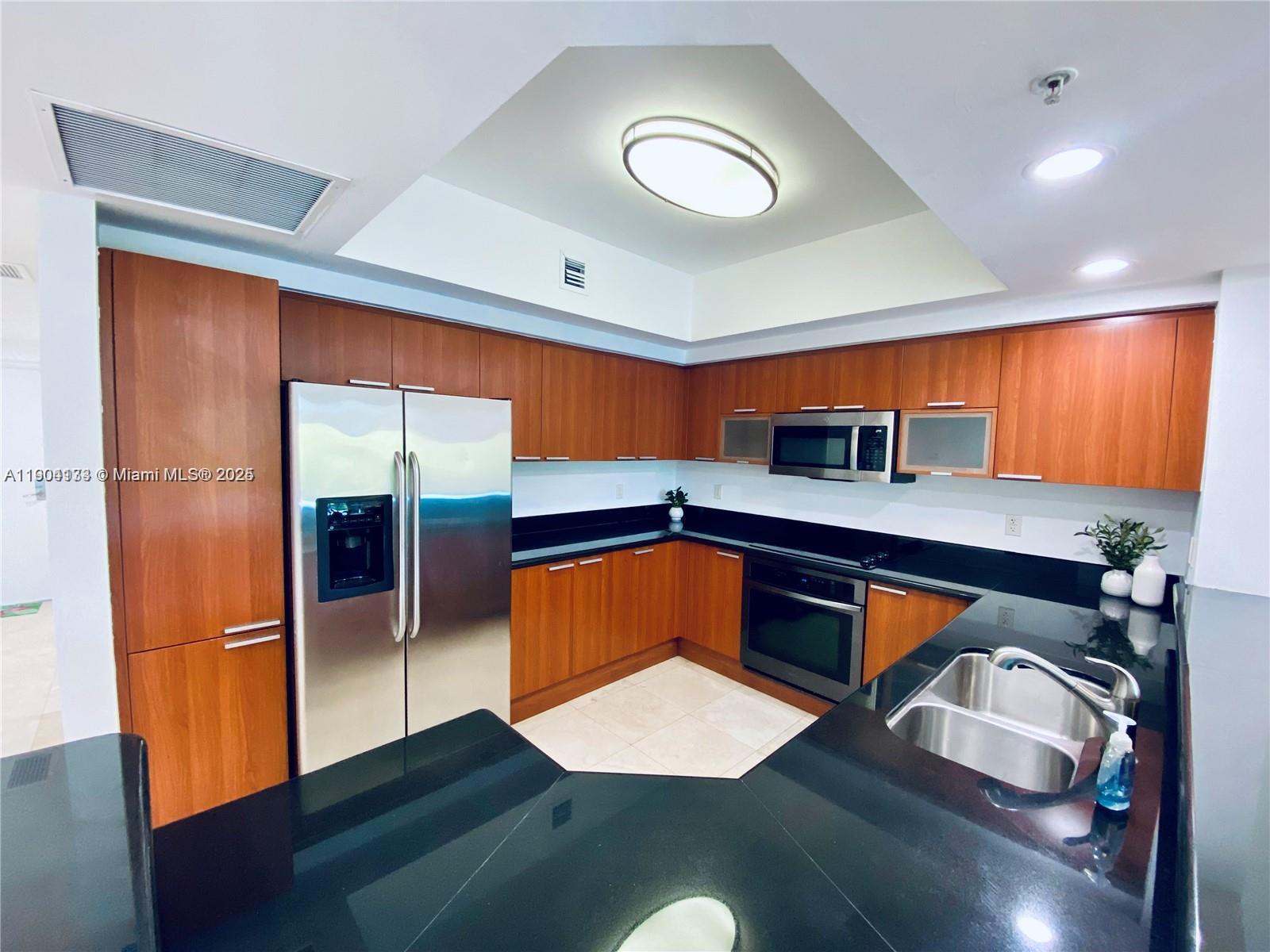 THE OAKS I CONDO - Residential Lease