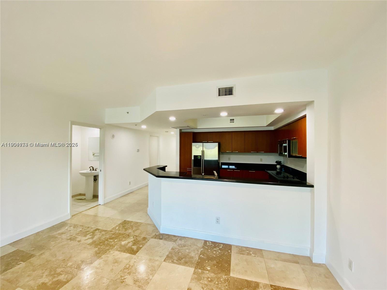 THE OAKS I CONDO - Residential Lease