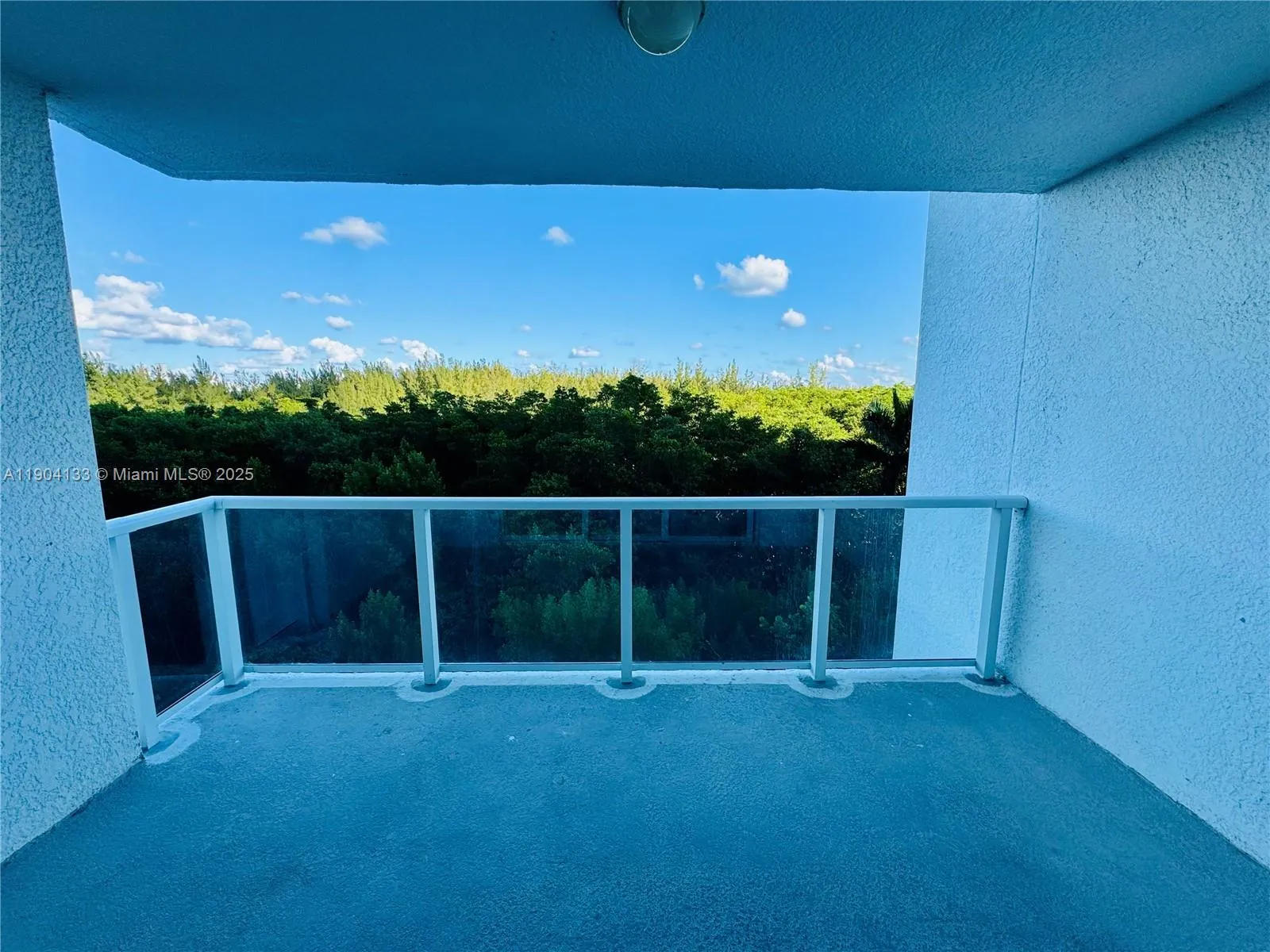 North Miami, Florida 33181, United States, 2 Bedrooms Bedrooms, ,3 BathroomsBathrooms,Residential,Active,234896