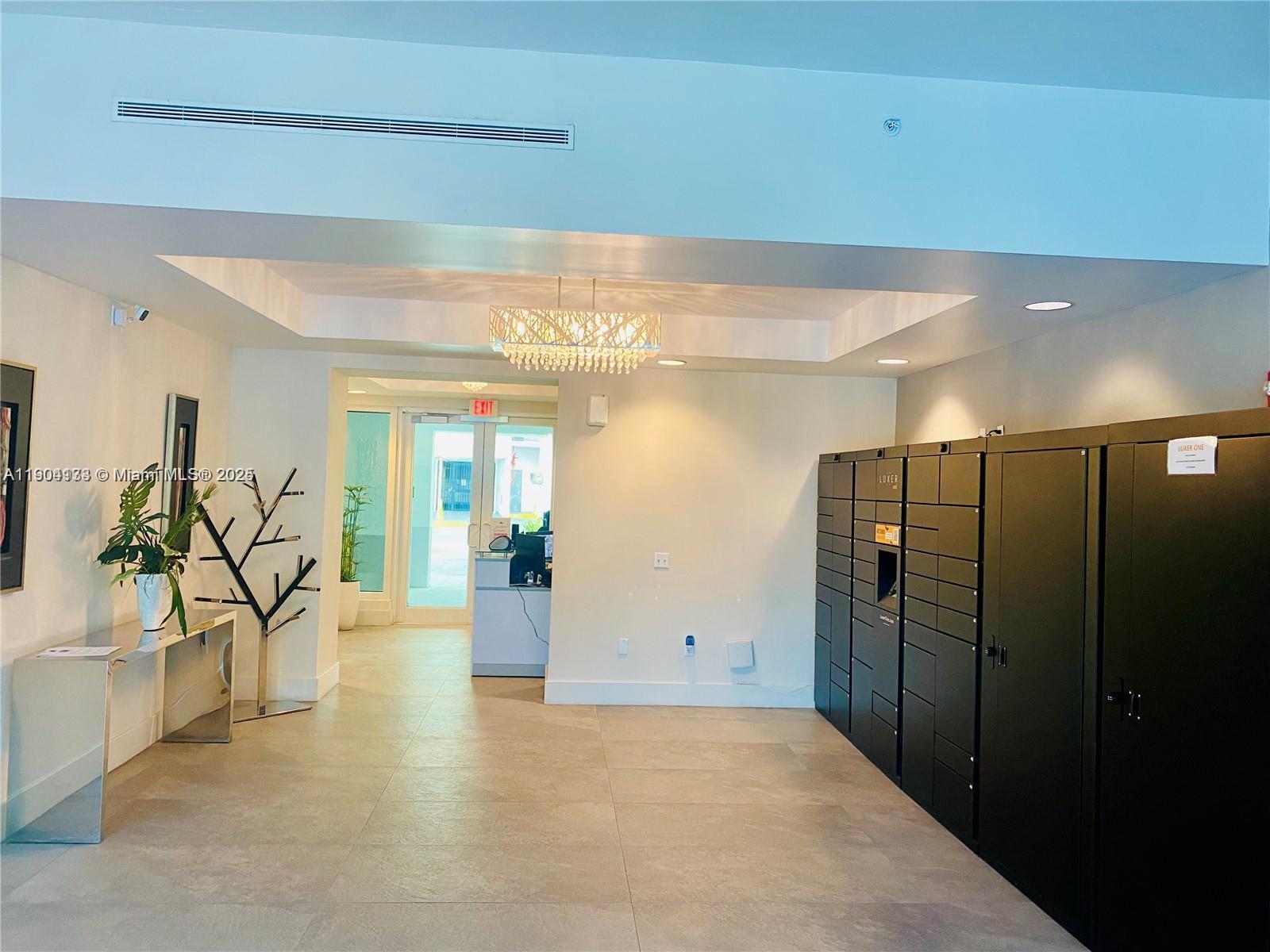 THE OAKS I CONDO - Residential Lease