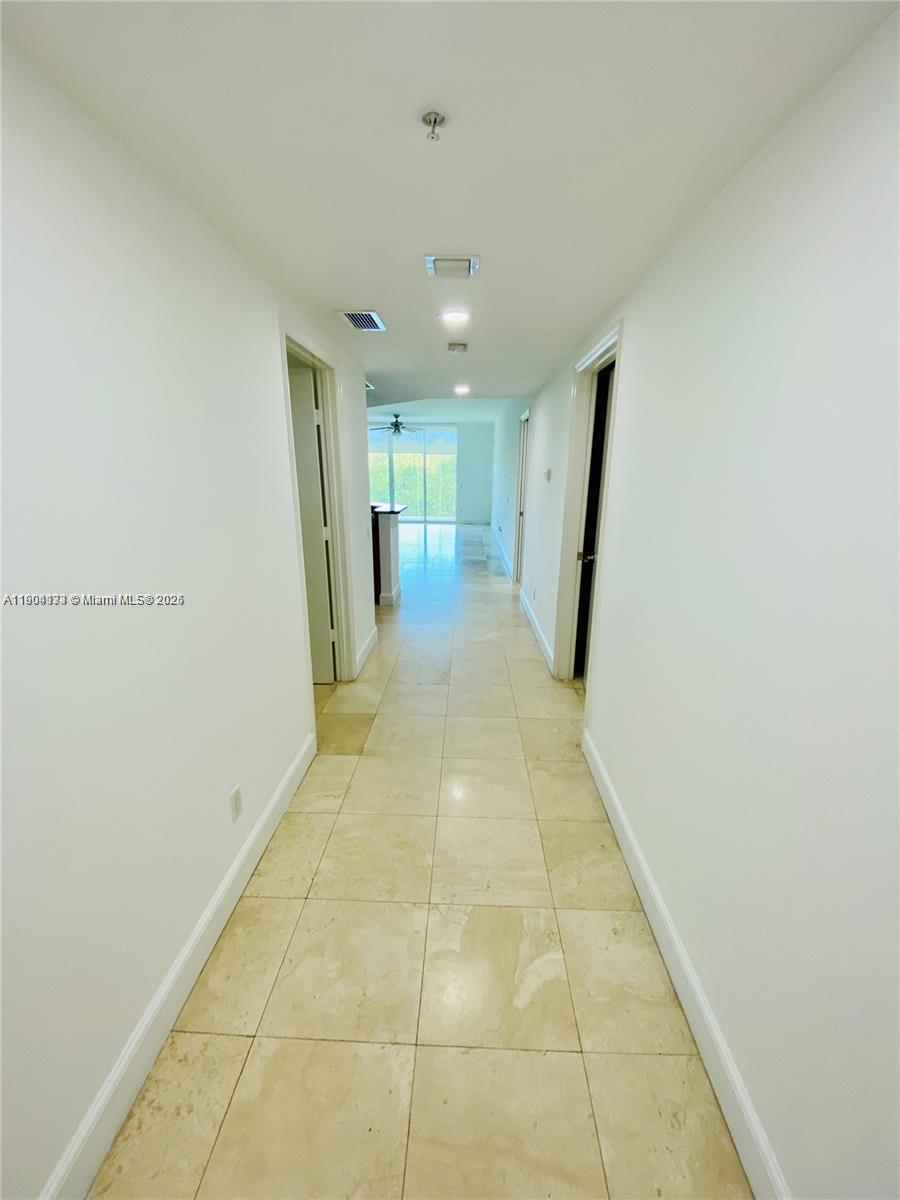 THE OAKS I CONDO - Residential Lease