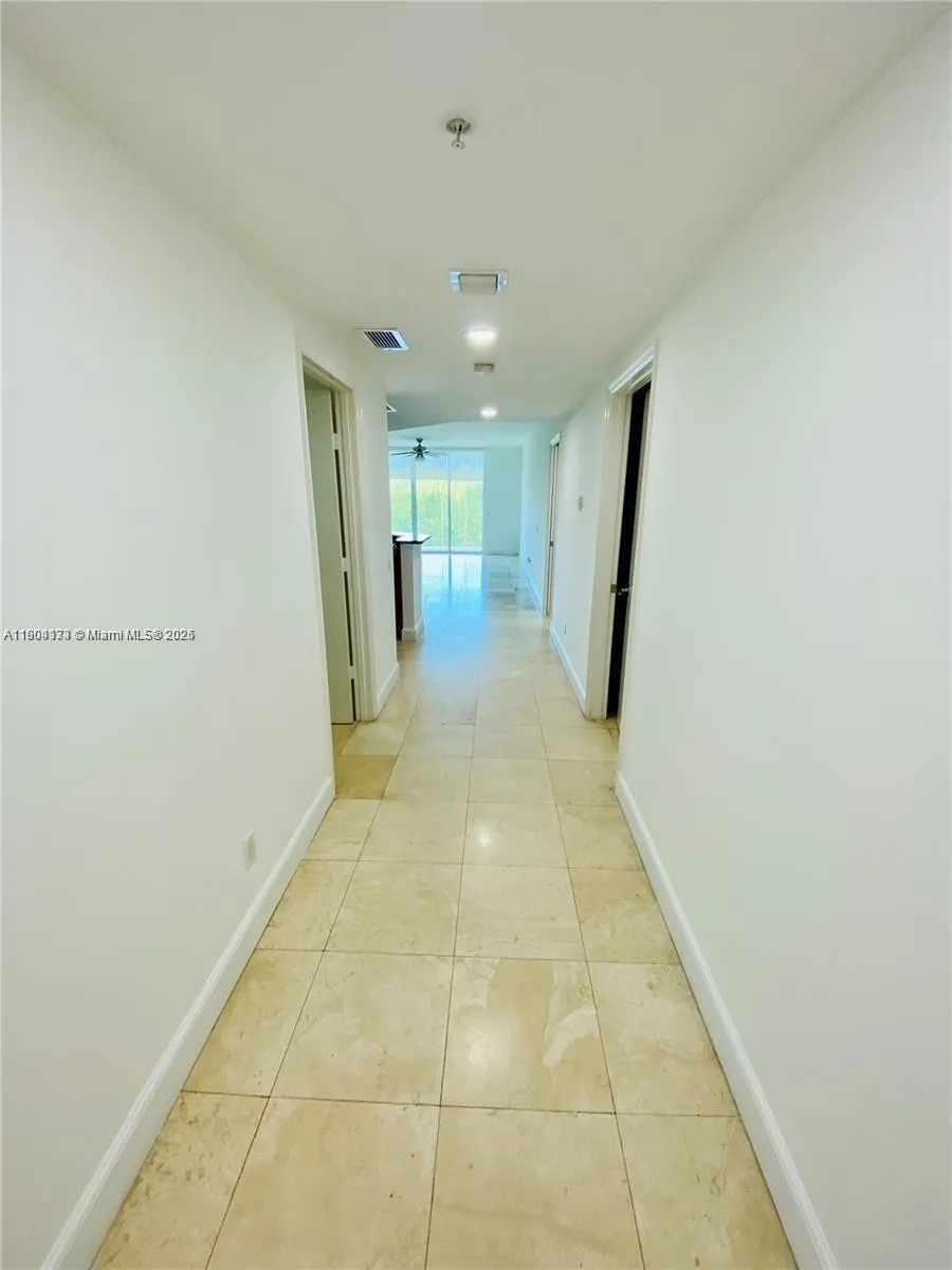 North Miami, Florida 33181, United States, 2 Bedrooms Bedrooms, ,3 BathroomsBathrooms,Residential,Active,234896