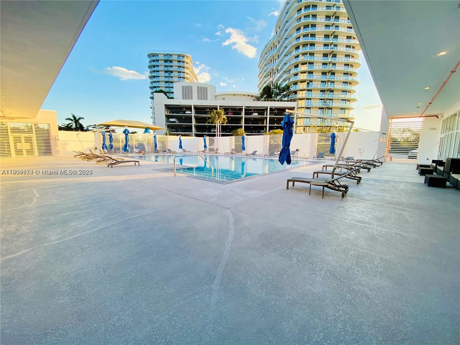 North Miami, Florida 33181, United States, 2 Bedrooms Bedrooms, ,3 BathroomsBathrooms,Residential,Active,234896