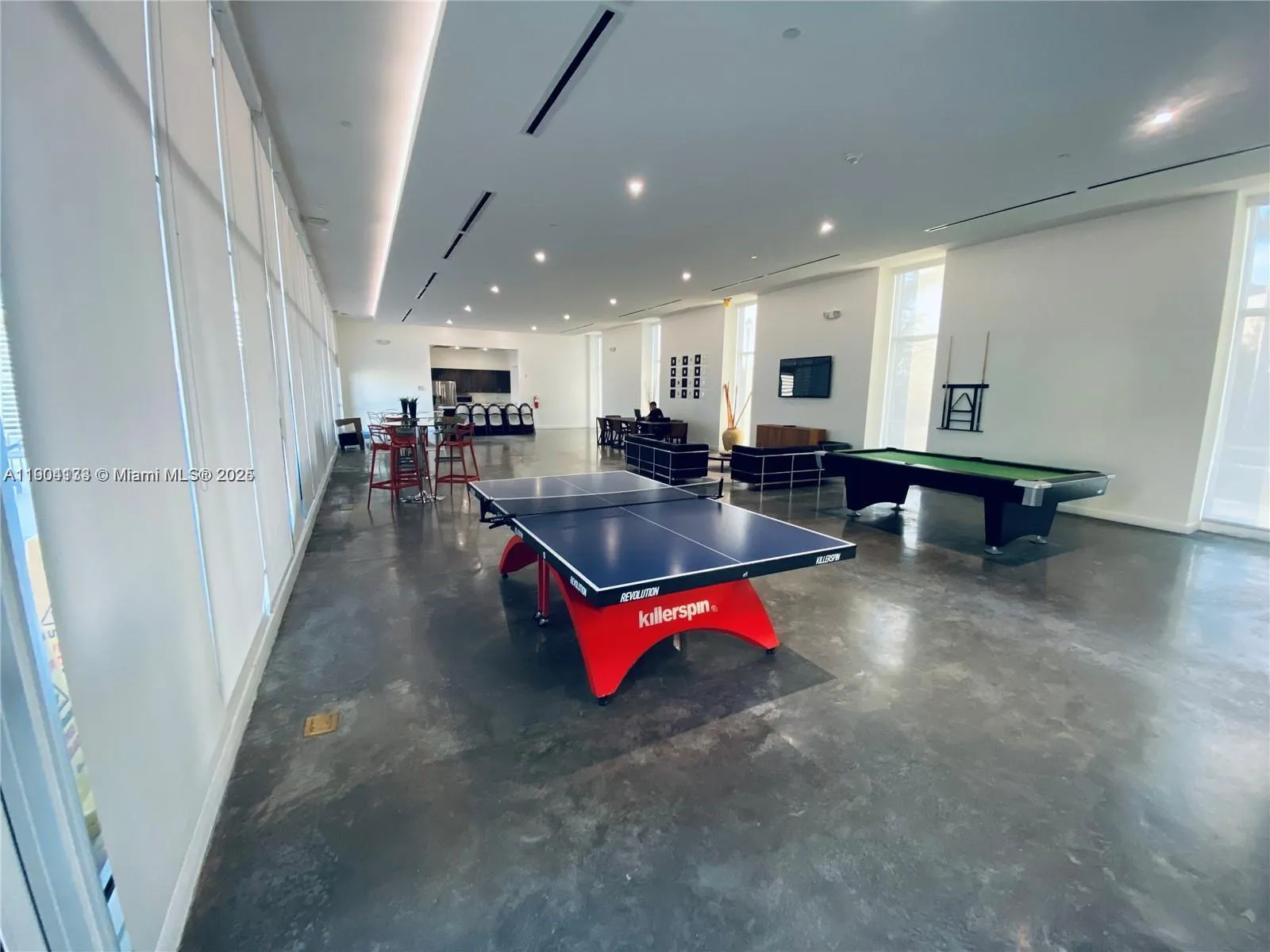 North Miami, Florida 33181, United States, 2 Bedrooms Bedrooms, ,3 BathroomsBathrooms,Residential,Active,234896