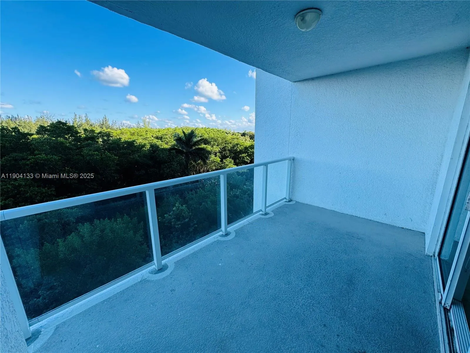 North Miami, Florida 33181, United States, 2 Bedrooms Bedrooms, ,3 BathroomsBathrooms,Residential,Active,234896