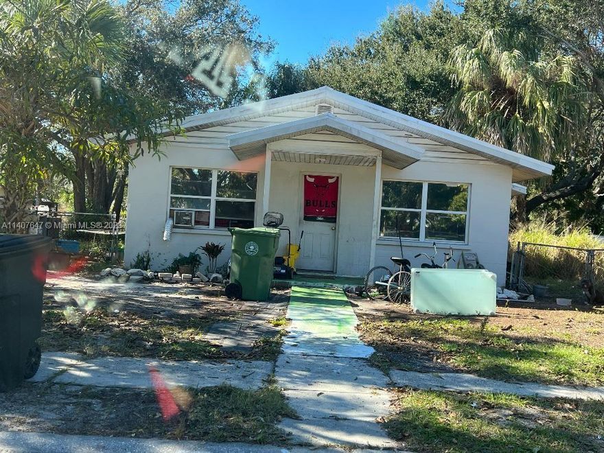 INVESTOR SPECIAL, COZY TWO BEDROOM ONE BATHROOM HOME.  ROOF REPLACED RECENTLY AND NEW STYLE WINDOWS