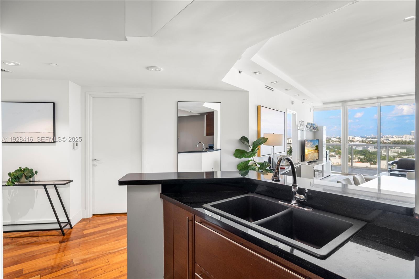 ICON CONDO - Residential Lease