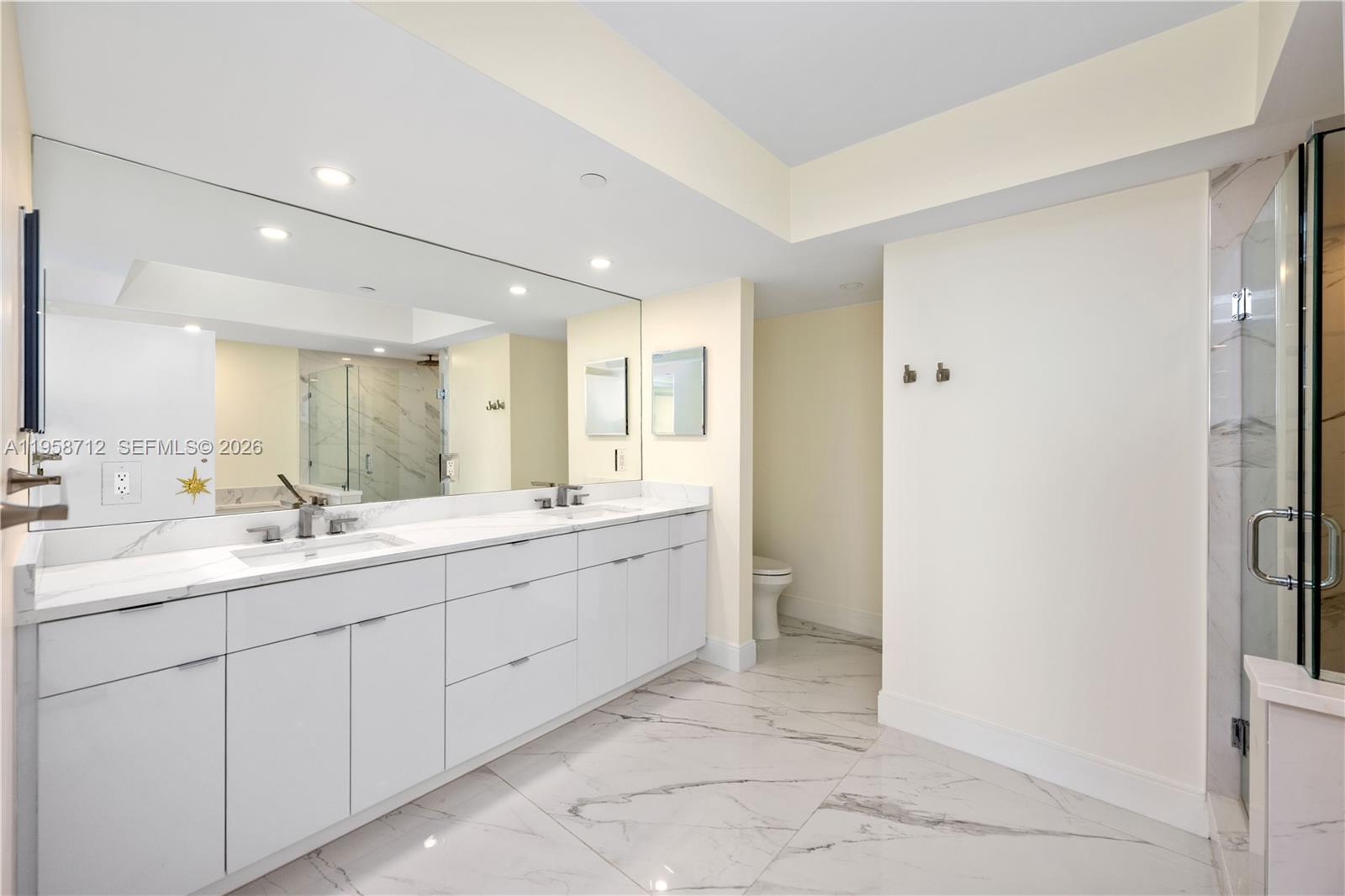 PLAZA OF THE PALM BEACHES - Residential