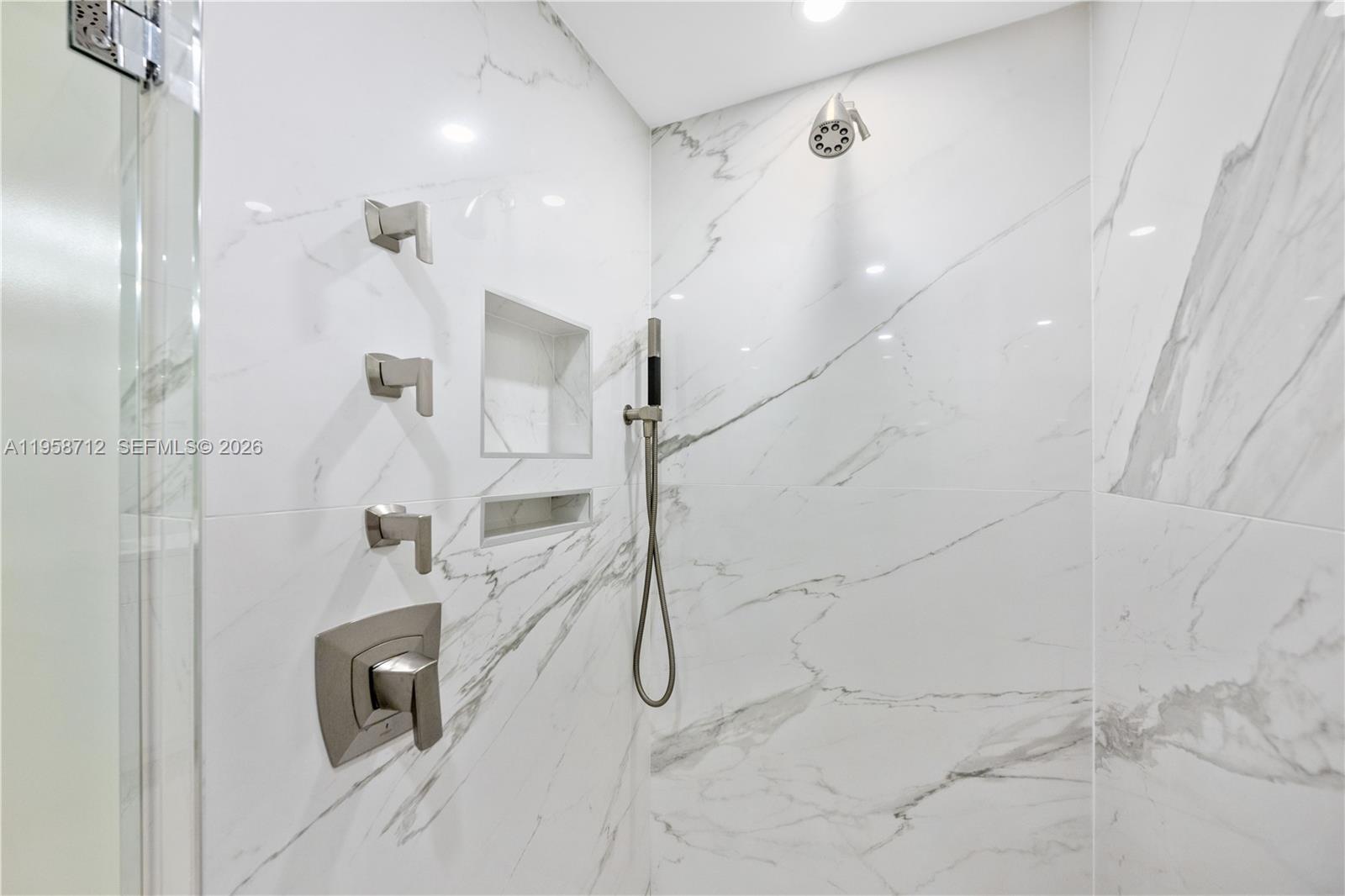 PLAZA OF THE PALM BEACHES - Residential