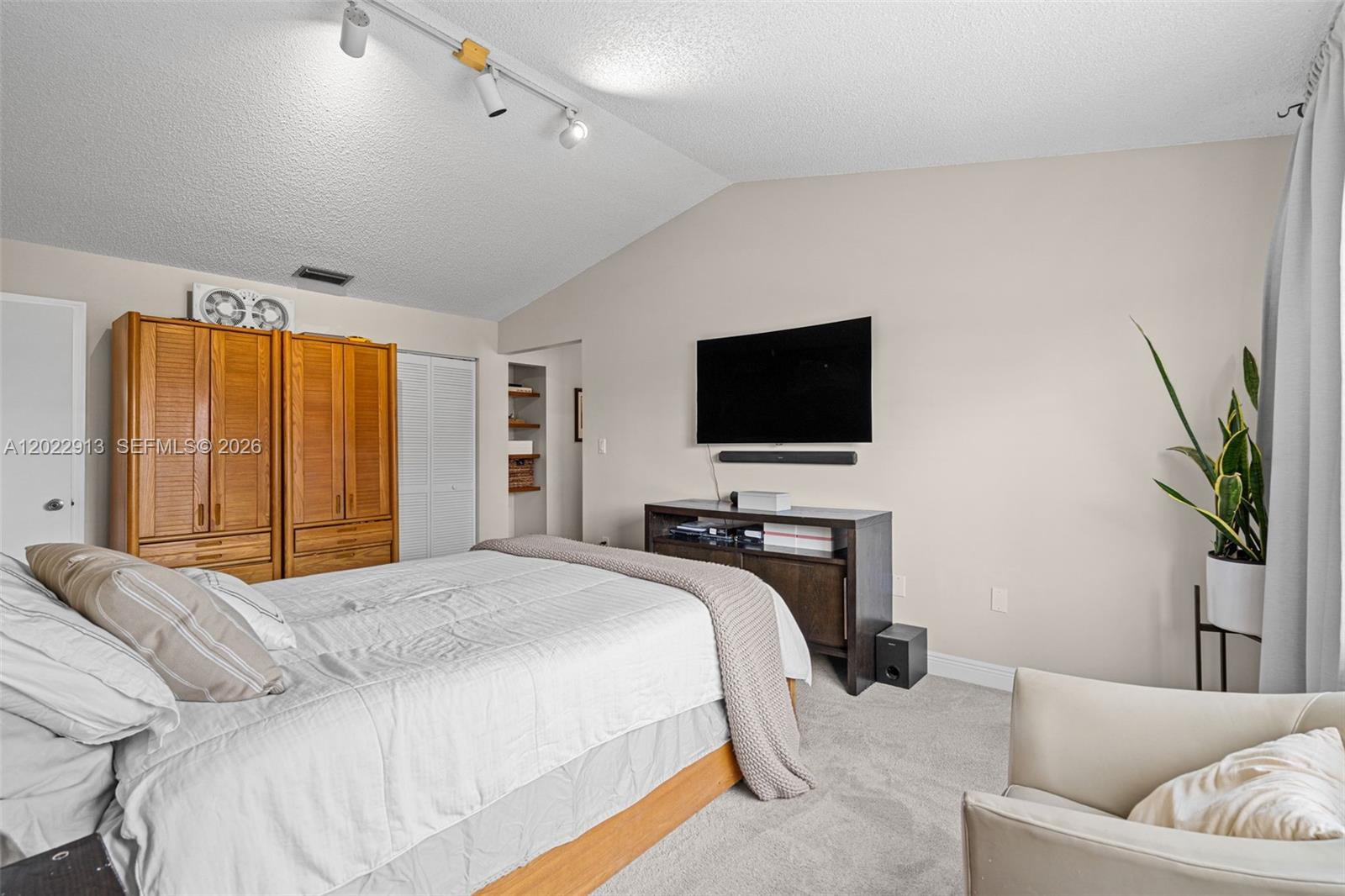 ATRIUM HOMES AT THE HAMMO - Residential