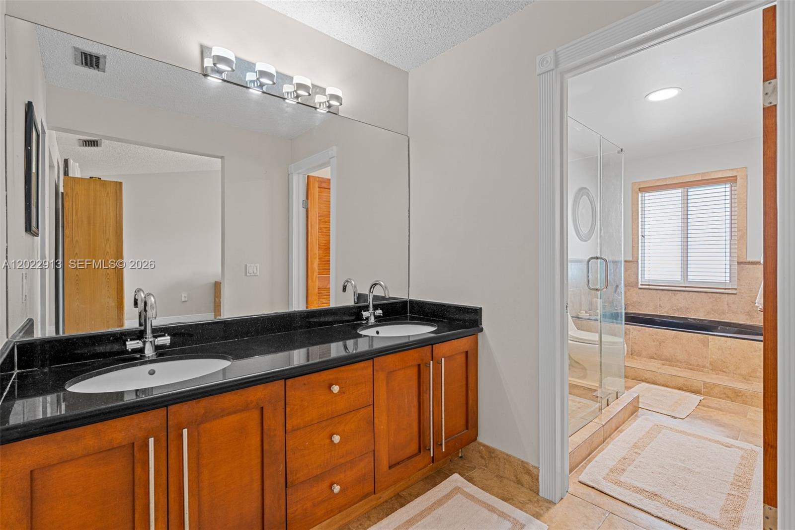 ATRIUM HOMES AT THE HAMMO - Residential