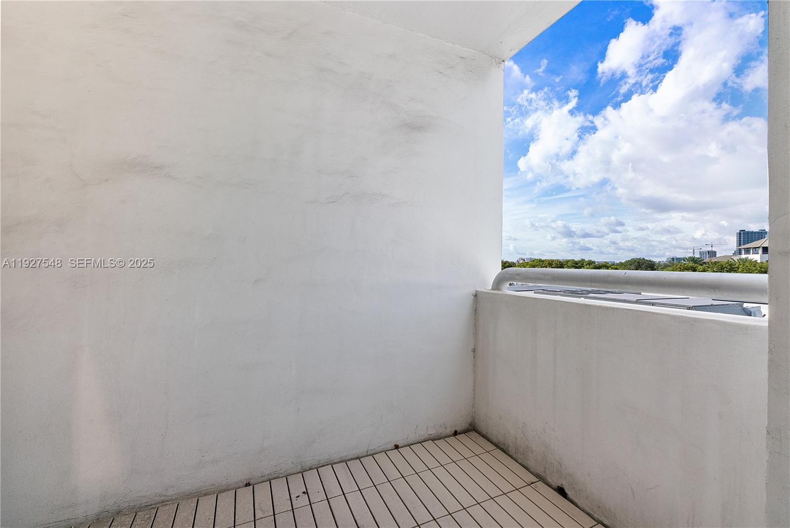 THE MONARCH GROVE CONDO - Residential