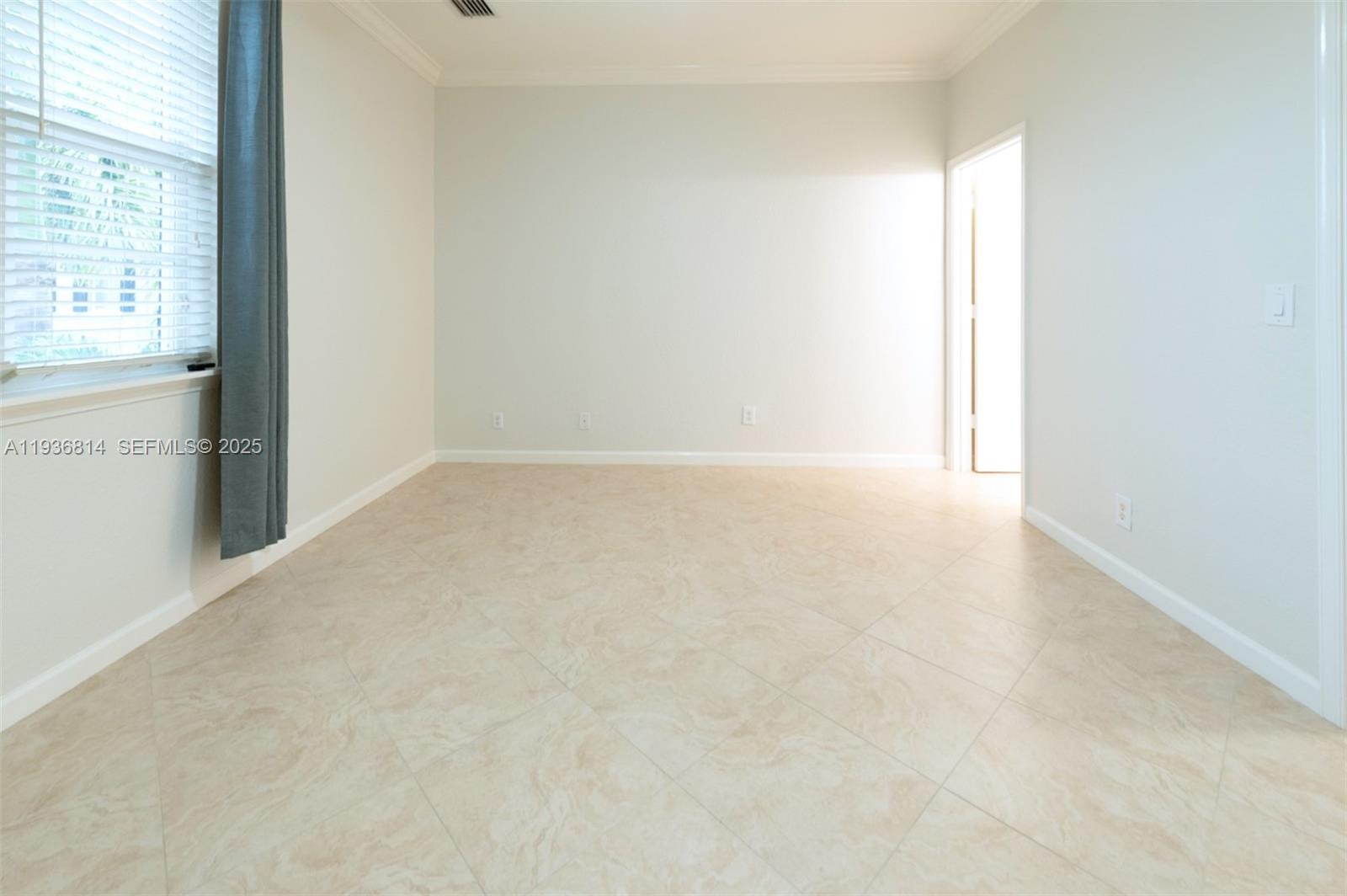 GREENWICH - Residential