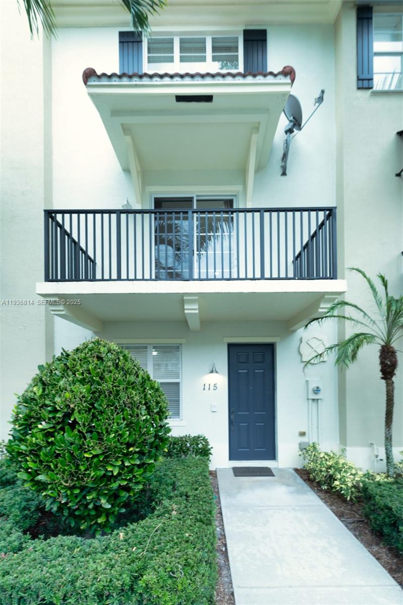 GREENWICH - Residential