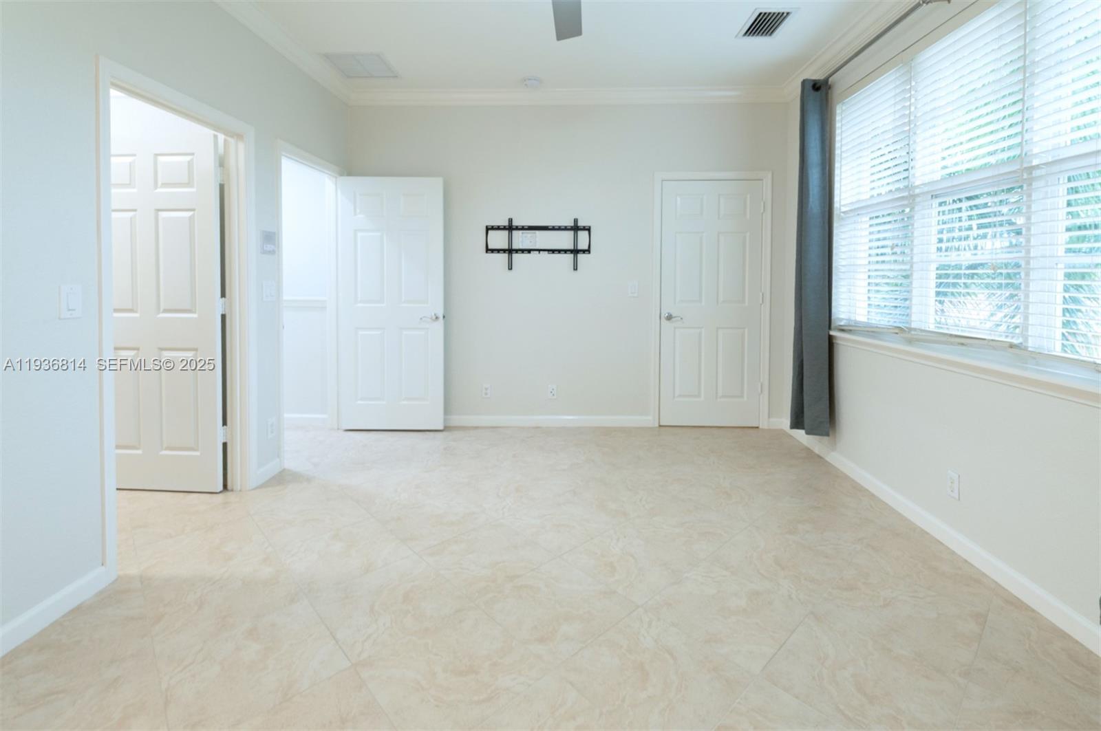 GREENWICH - Residential