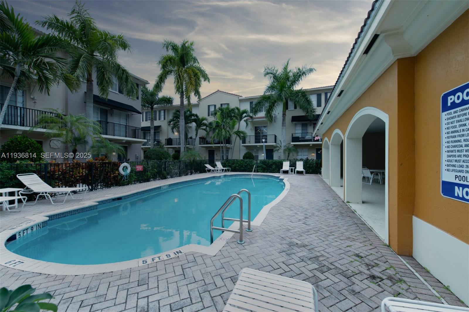 GREENWICH - Residential